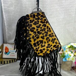 (P4) PRUNE Black suede handbag with leopard print and fringes